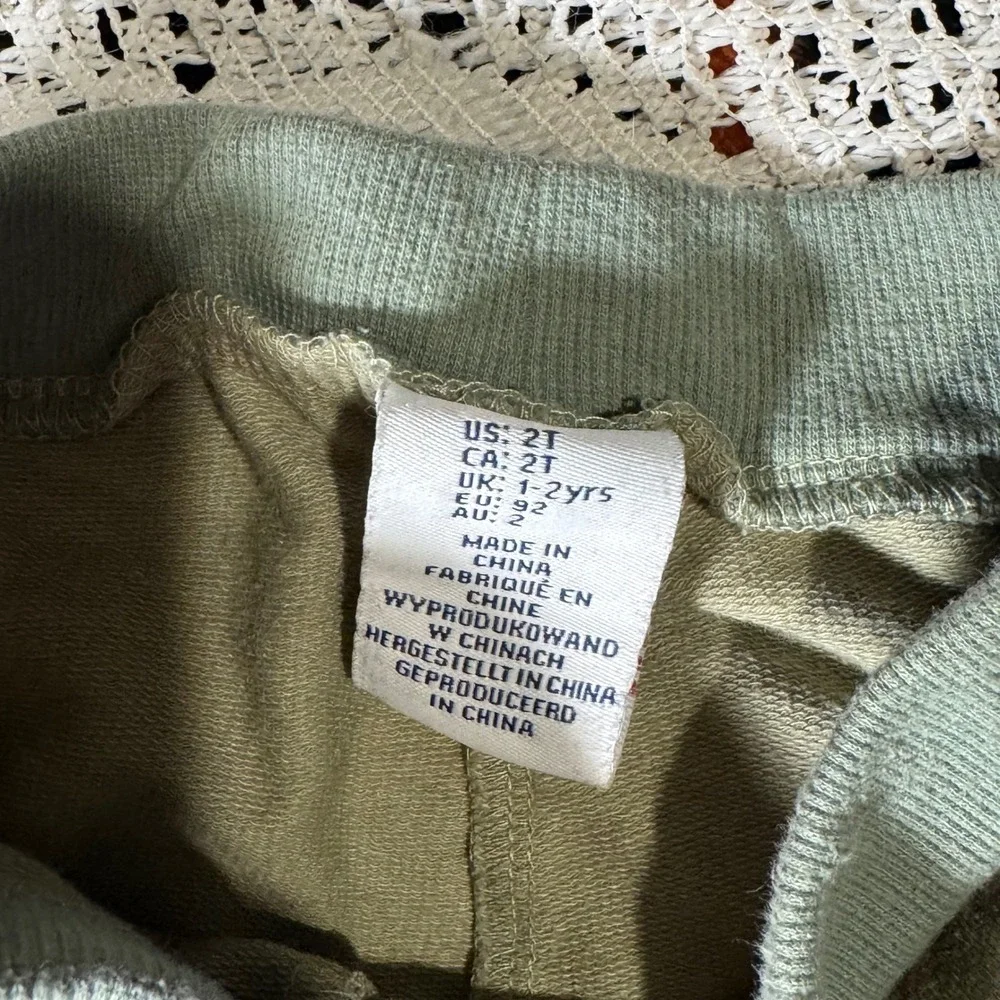 Tommy Bahama‎ Boys 2T Camo Pajama Set Green Yellow Long Sleeve Lounge
